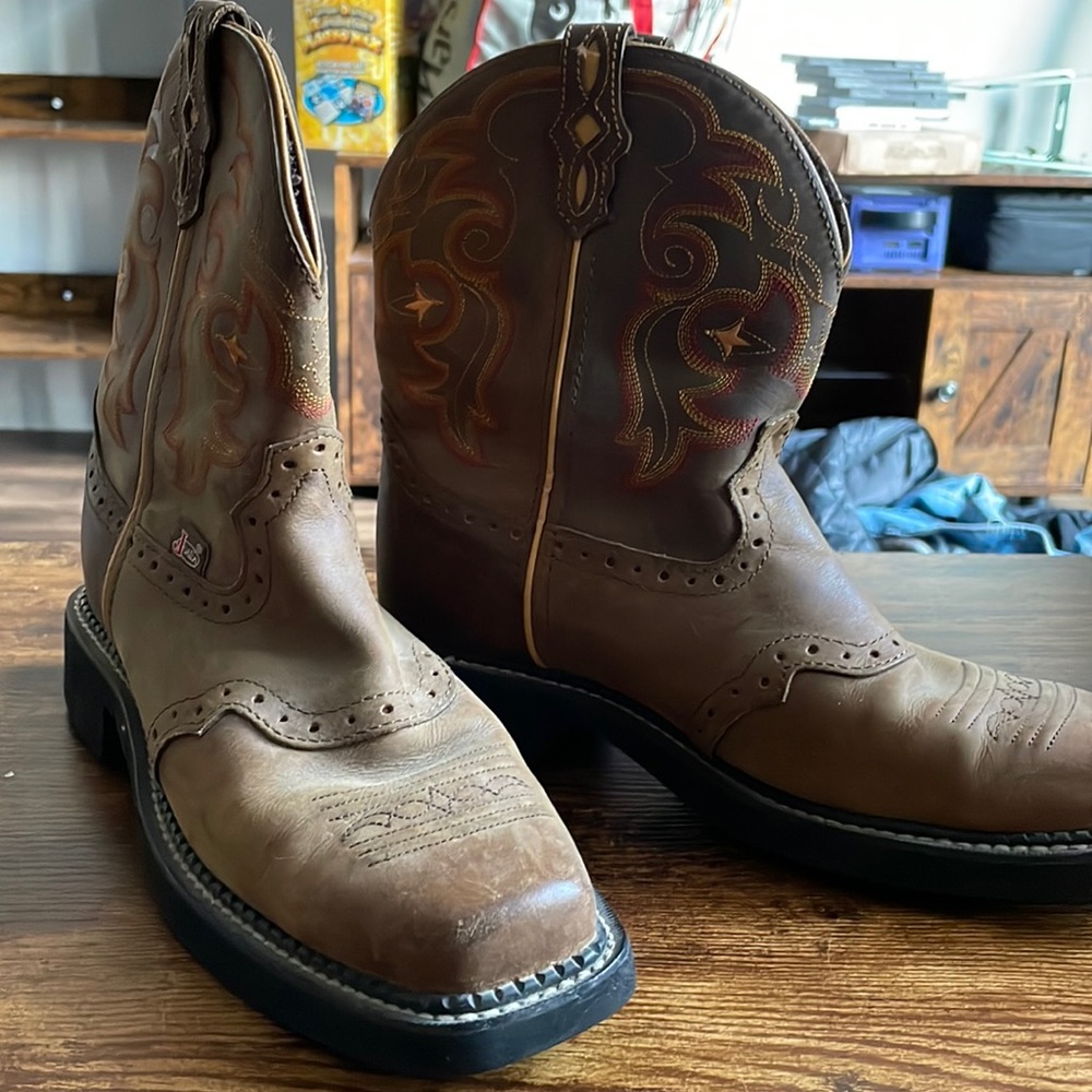 Justin boots. Size 8.5